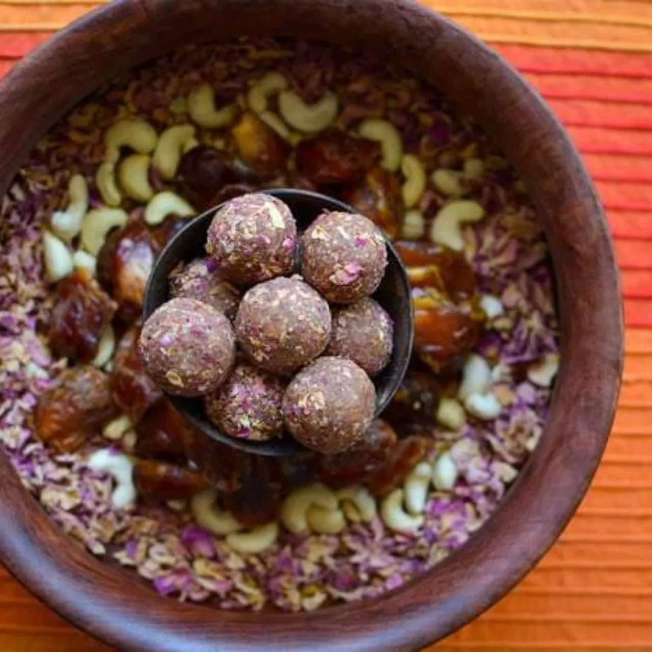 Panir Rose Gulkhand Laddu | Made from Premium Dates/ Rose Petals & Nuts